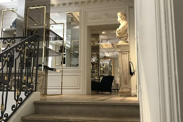 BALMAIN, 44 Rue François 1er, Parigi (Francia) 7