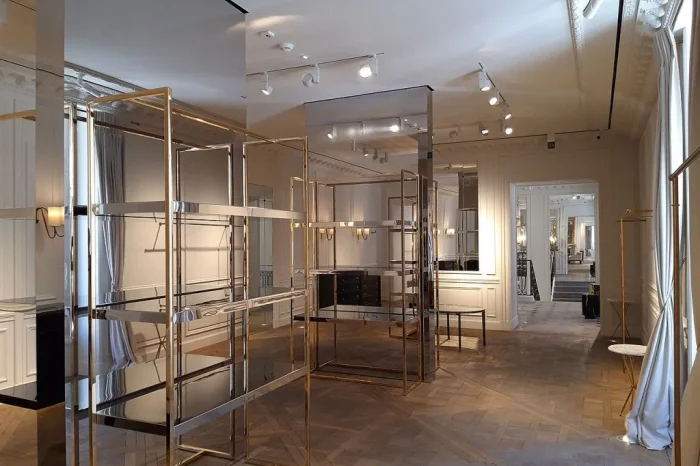 BALMAIN, 44 Rue François 1er, Paris (France) 4