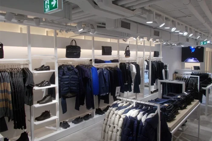 GUESS, Rue Neuve, Bruxelles (Belgio) 4