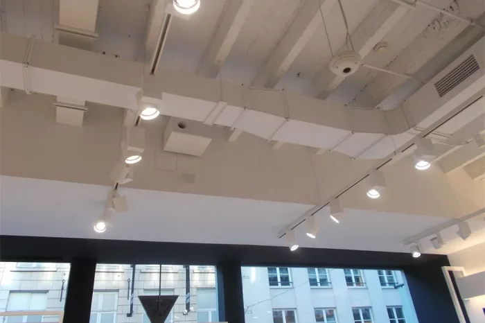 GUESS, Rue Neuve, Bruxelles (Belgium) 11