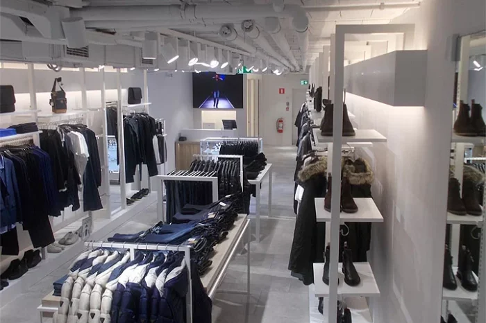 GUESS, Rue Neuve, Bruxelles (Belgium) 3