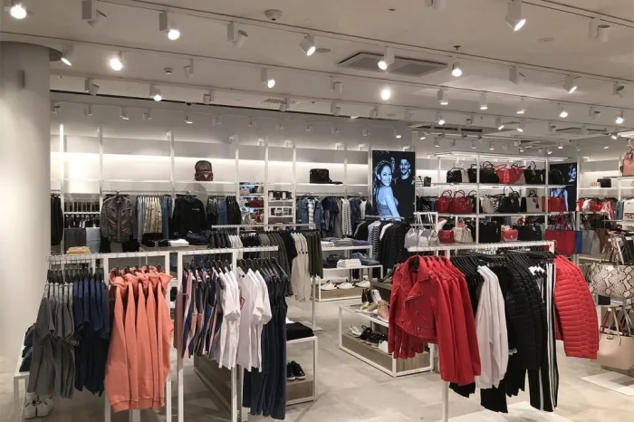 GUESS, Tampere (Finlandia) 4
