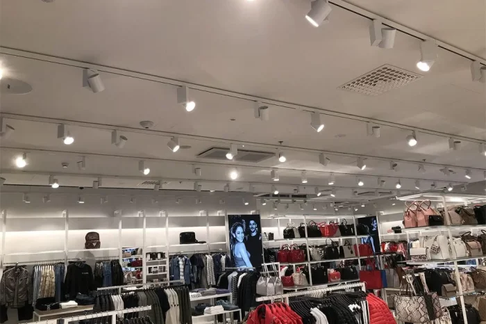 GUESS, Tampere (Finlandia) 7