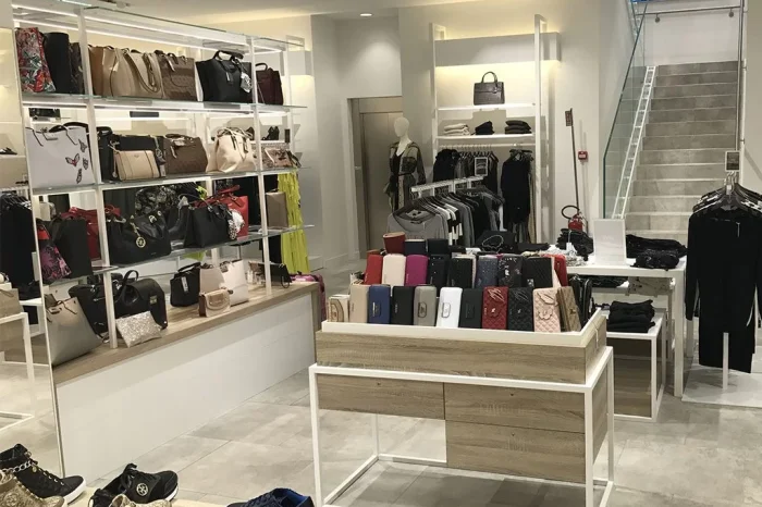 GUESS, Via Roma (Torino) 4