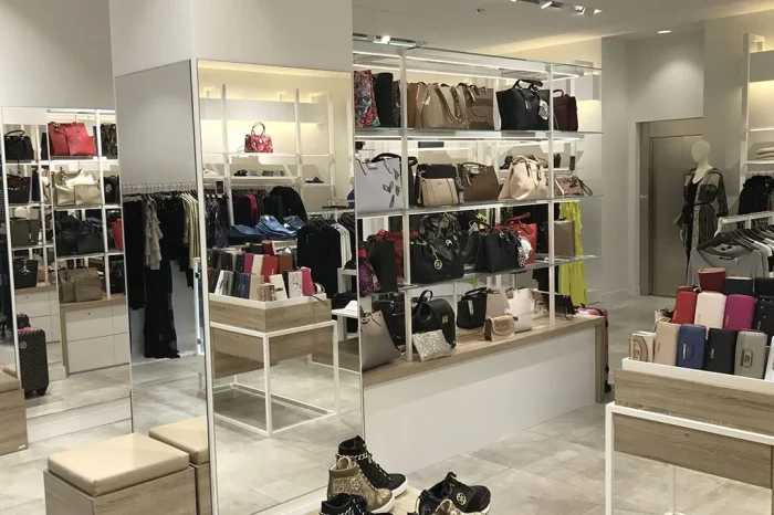 GUESS, Via Roma (Torino) 5