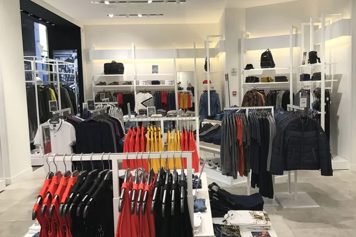 GUESS, Via Roma (Torino) 9