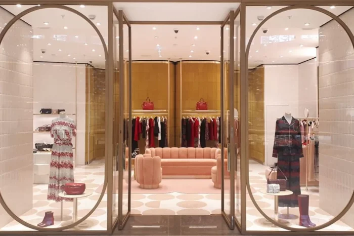 RED VALENTINO, Emaar Dubai Mall, Dubai (UAE) 3