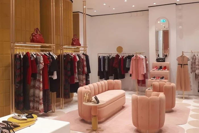 RED VALENTINO, Emaar Dubai Mall, Dubai (UAE) 4