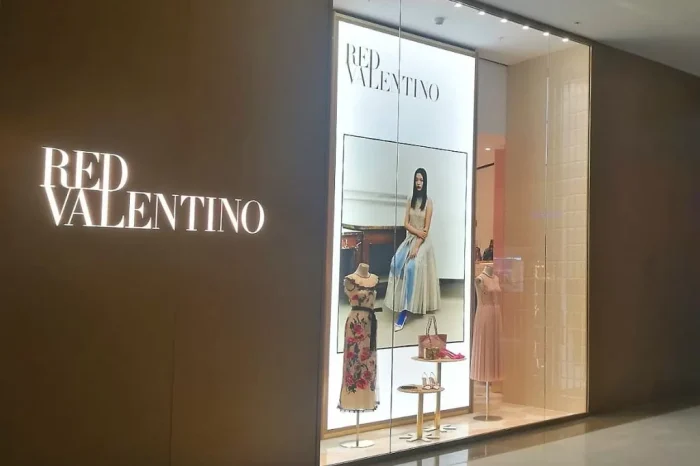 RED VALENTINO, Emaar Dubai Mall, Dubai (UAE)