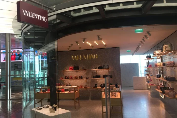 VALENTINO, Aeroporto Marco Polo Tessera, Venezia (Italia) 2
