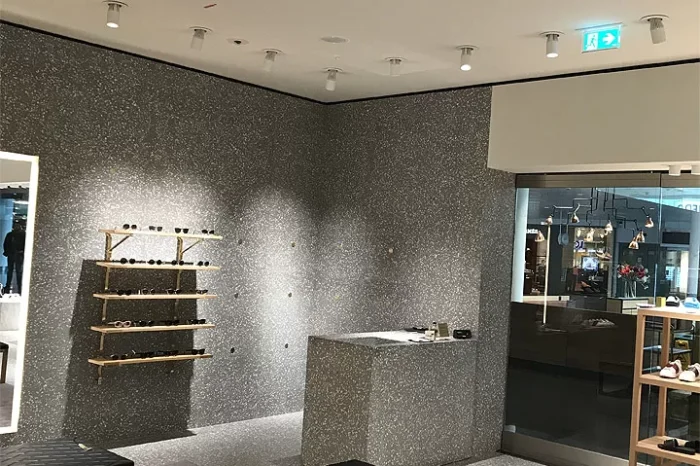 VALENTINO, Aeroporto Monaco di Baviera (Germania) 10