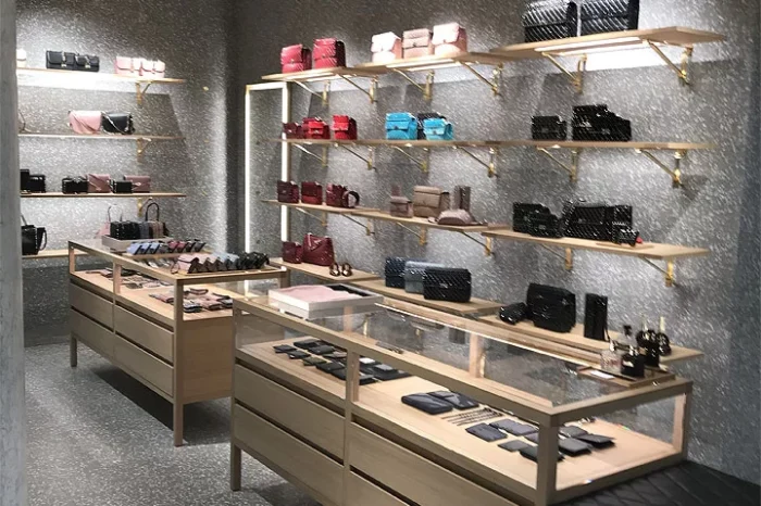 VALENTINO, Aeroporto Monaco di Baviera (Germania) 2
