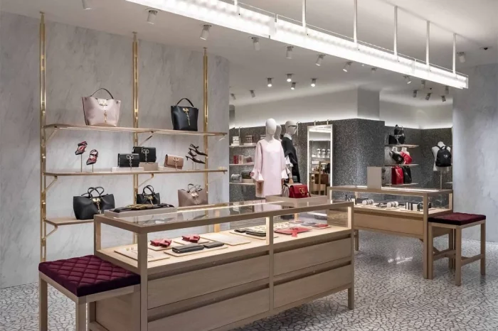 VALENTINO, Rue Saint Honoré, Parigi (Francia) 3