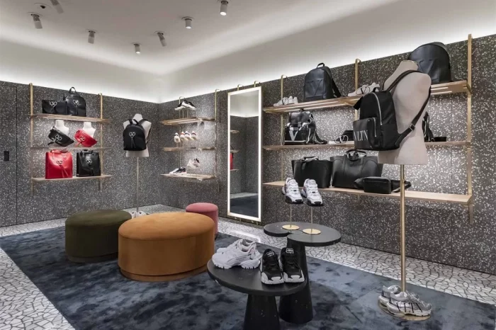 VALENTINO, Rue Saint Honoré, Parigi (Francia) 4