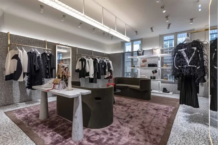 VALENTINO, Rue Saint Honoré, Parigi (Francia) 7