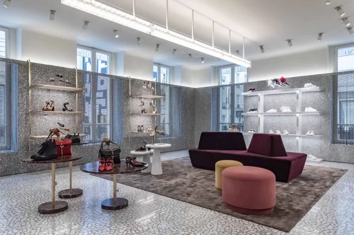 VALENTINO, Rue Saint Honoré, Parigi (Francia) 8