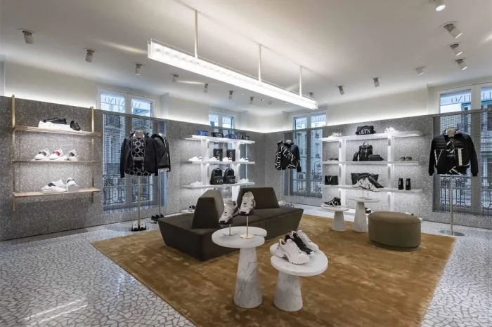 VALENTINO, Rue Saint Honoré, Parigi (Francia) 9