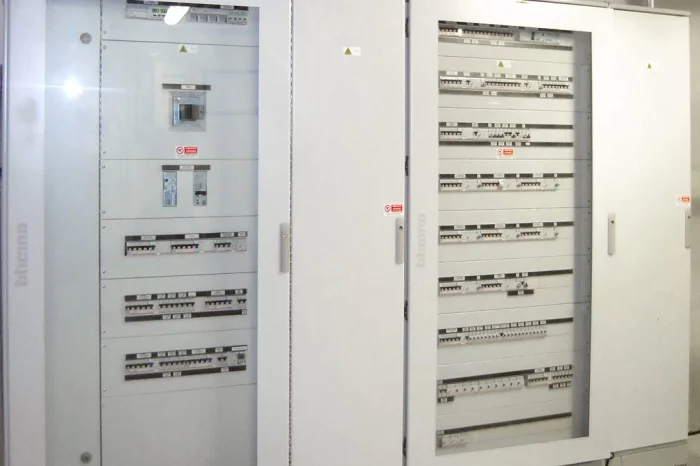 Quadro elettrico di distribuzione generale installato presso Banca del Chianti Siena (Italia)
